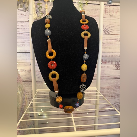 Treska Multicolor Beaded Necklace with Floral Accents - Picture 3 of 7